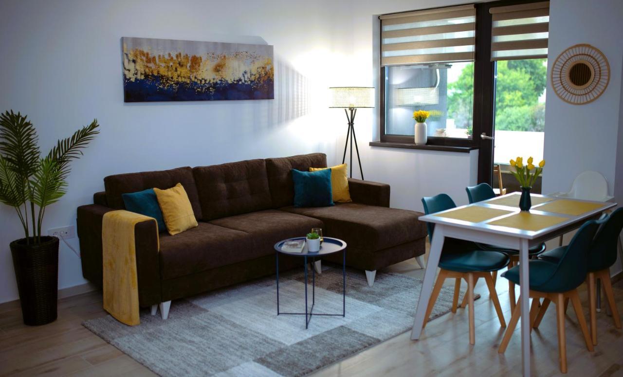 'Just Like Home' Apartment - With Private Parking Place Galaţi Buitenkant foto