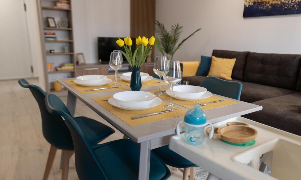 'Just Like Home' Apartment - With Private Parking Place Galaţi Buitenkant foto