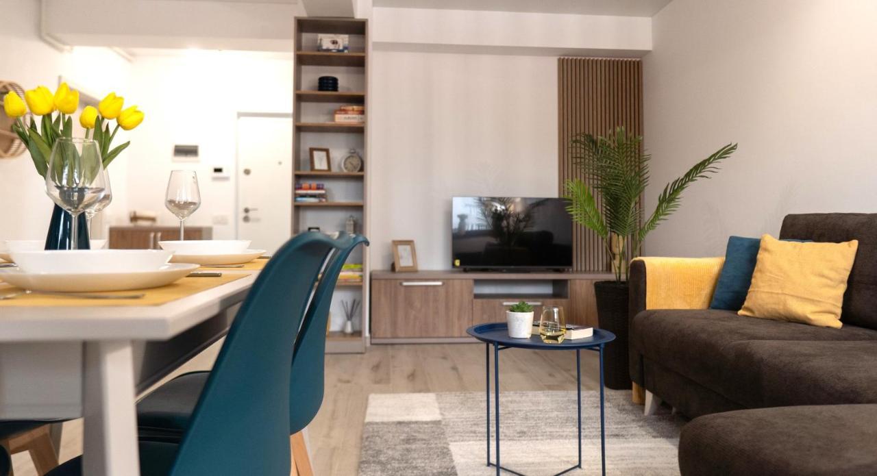 'Just Like Home' Apartment - With Private Parking Place Galaţi Buitenkant foto