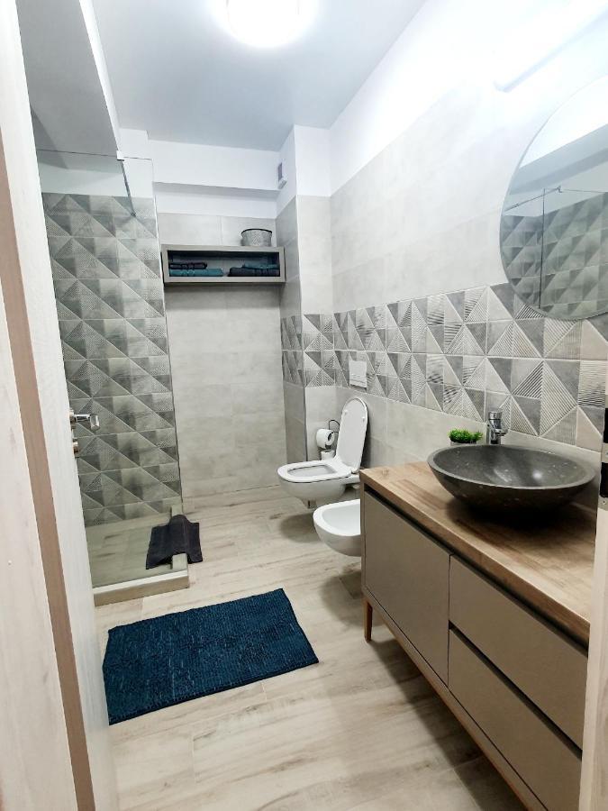 'Just Like Home' Apartment - With Private Parking Place Galaţi Buitenkant foto