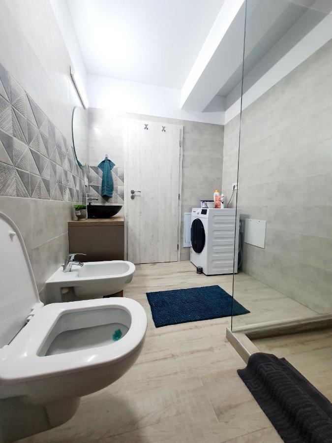 'Just Like Home' Apartment - With Private Parking Place Galaţi Buitenkant foto