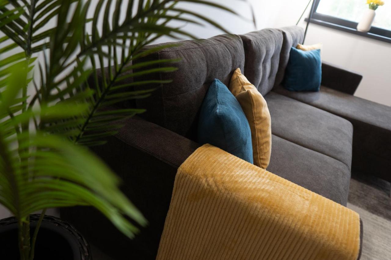 'Just Like Home' Apartment - With Private Parking Place Galaţi Buitenkant foto